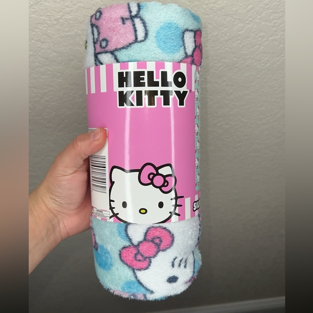 Hello Kitty blanket
